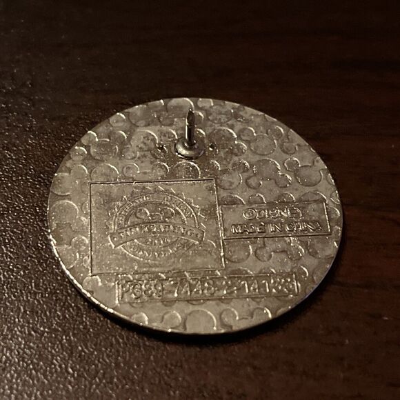 Disney Alice In Wonderland Chalkboard Sketch “Drink Me”‎ Booster Pin - Picture 3 of 4